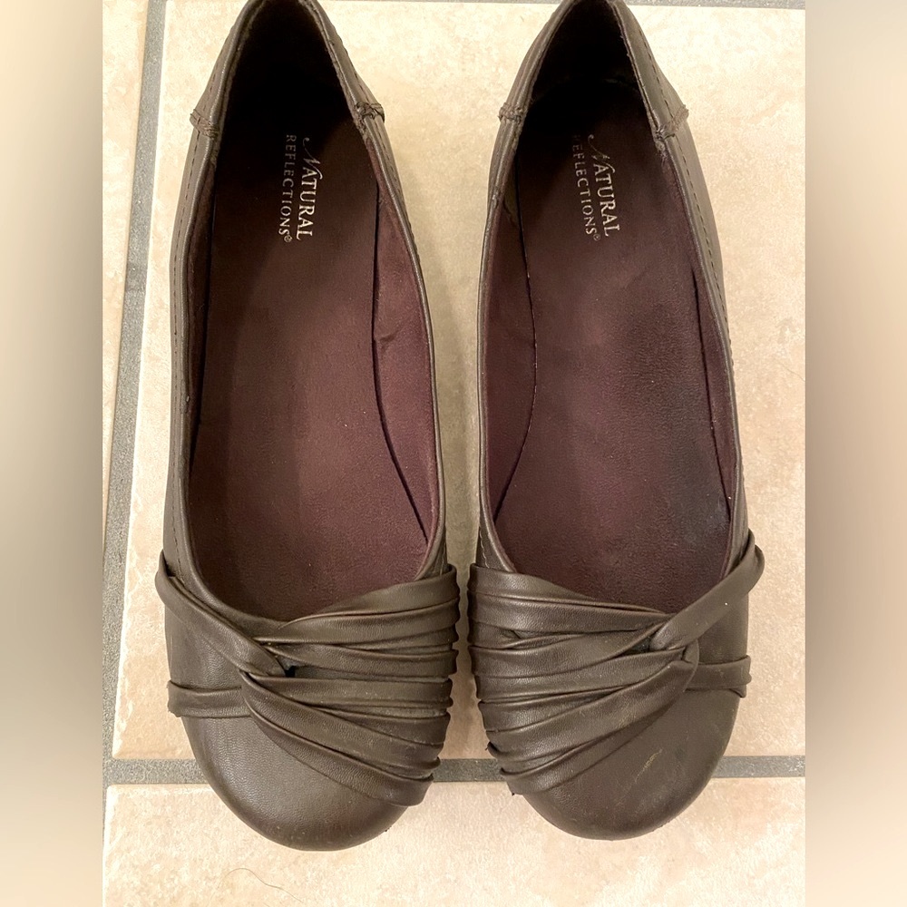 Natural Reflections brown flats, size 9